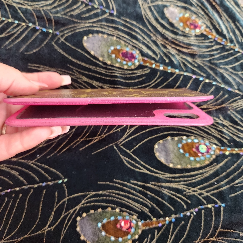 Loius Vuitton Phone Case - Picture 3 of 9